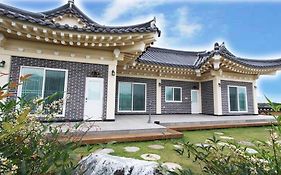 Gyeongju Family Pension Villa Exterior photo