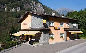 Hotel Al Lago Vogorno Exterior photo