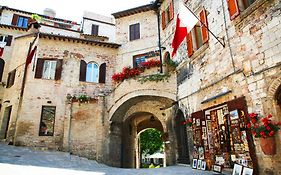 Hotel Trattoria Pallotta Assisi Exterior photo