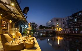 Canale Hostel Bangkok Exterior photo