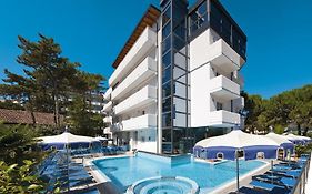 Hotel Bellevue Lignano Sabbiadoro Exterior photo