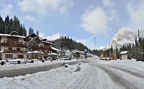 Residence Taufer San Martino Di Castrozza Exterior photo