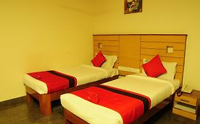 Oyo Rooms Srinivasam Complex Tirupati Exterior photo