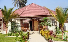 Bamboo Garden Hotel Serrekunda Exterior photo