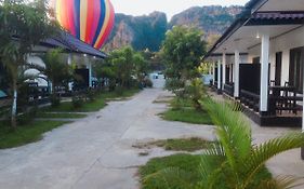 Somsiri Resort Vangviang Exterior photo