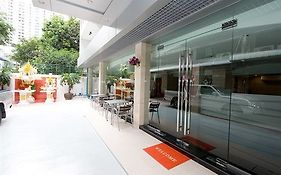 Ideal Hotel Pratunam Bangkok Exterior photo