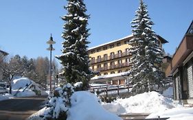 Life Hotels Des Alpes Folgaria Exterior photo