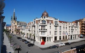 Hotel & Casino President Batumi Exterior photo