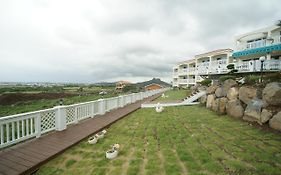 Jeju The Ocean Hill Pension Villa Szogüpho Exterior photo