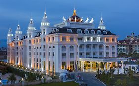 Side Royal Palace Exterior photo