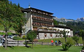 Hotel Val Di Fassa Soraga Exterior photo