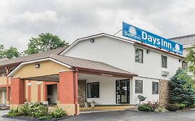 Days Inn By Wyndham Bloomington Exterior photo