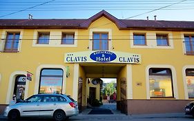 Hotel Clavis Losonc Exterior photo