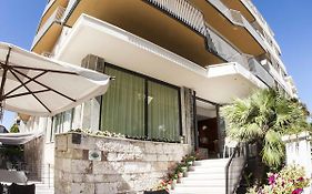 Hotel Brig Cattolica Exterior photo