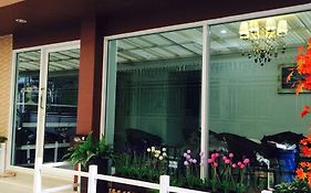 Bann Bunga Inn Bangkok Exterior photo