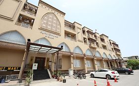 Safari Club 4 Hotel Ravalpindi Exterior photo