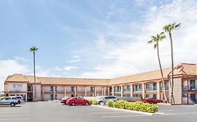 Travelodge By Wyndham Mesa Exterior photo