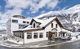 Hotel Station Pontresina Exterior photo