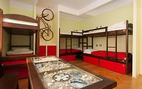 Hostel Helvetia - Private Rooms In City Center And Old Town Varsó Exterior photo