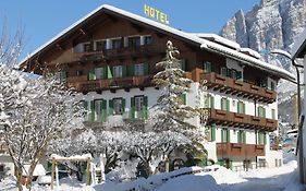 Hotel Pontechiesa Cortina dʼAmpezzo Exterior photo