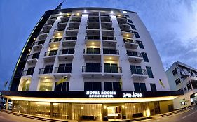 Roomz Hotel Seria Exterior photo