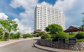 Sheraton Hanoi Hotel Exterior photo