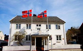 Opsahl Gjestegaard Hotel Bodø Exterior photo