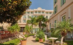 Hotel Vacances Bleues Balmoral Menton Exterior photo