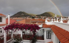 El Hotel De Su Merced Sucre Exterior photo