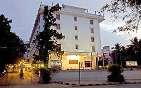 The Capitol Hotel Bengaluru Exterior photo