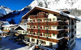 Wellnesshotel Engadin Samnaun Exterior photo