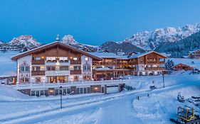 Hotel Welponer Selva di Val Gardena Exterior photo