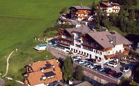 Hotel Interski Santa Cristina Val Gardena Exterior photo