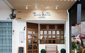 Tini Kati Hostel Bangkok Exterior photo