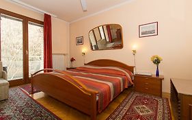 Budavar Bed And Breakfast Budapest Exterior photo