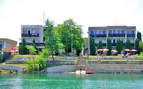 Hotel Fortuna Szenc Exterior photo