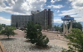 Satellite Hotel Colorado Springs Exterior photo