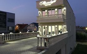 Moonlight Hotel Kisinyov Exterior photo