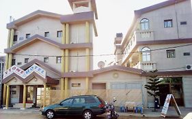 Stone Hotel Lomé Exterior photo