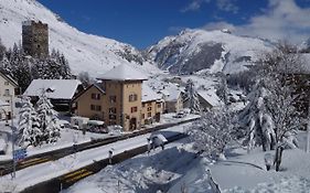 Sust Lodge Am Gotthard Hospental Exterior photo