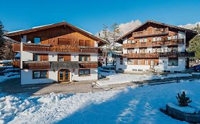 Hotel Capannina Cortina dʼAmpezzo Exterior photo