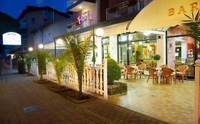 Hotel Felix Pindemonte Lido di Jesolo Exterior photo