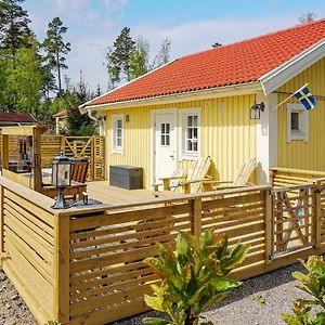 4 Person Holiday Home In Adels Adelsö Exterior photo