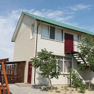 Kottedzhi "Family Rest" Hotel Kirilivka Exterior photo