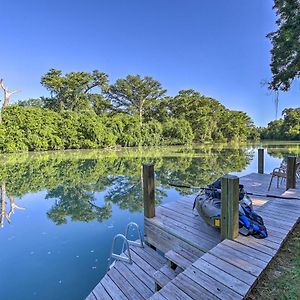 Sunny Seguin Retreat With Canoes On Guadalupe River! Exterior photo