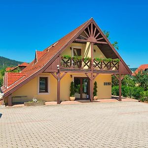 Honti Panzió Hotel Visegrád Exterior photo