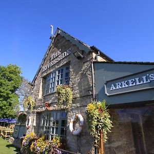 The Riverside Hotel Lechlade Exterior photo