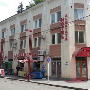 Alma-Ata Hotel Borzsomi Exterior photo