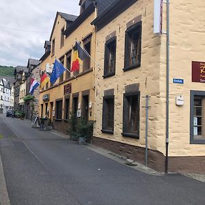 Hotel Zur Dorfschaenke Klotten Exterior photo