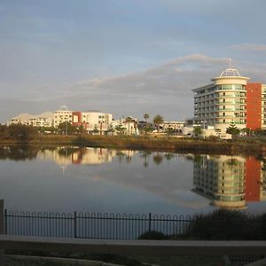 Mandurah Overlooking The Marina Exterior photo